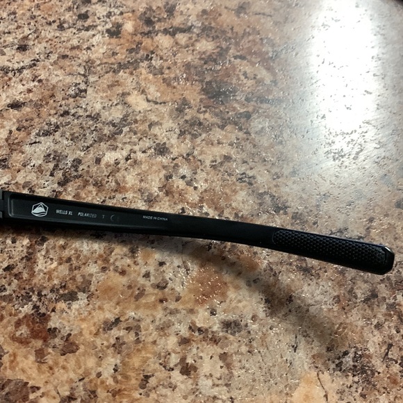 Native Black Sunglasses Accessories - Picture 5 of 6